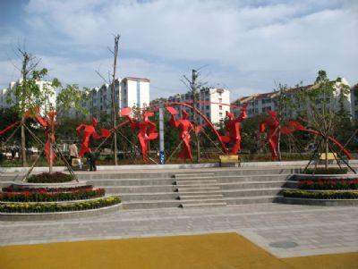点击查看详细信息<br>标题：不锈钢雕塑—五连 阅读次数：1664