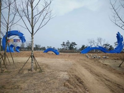 点击查看详细信息<br>标题：不锈钢雕塑--城市阳台 阅读次数：3611