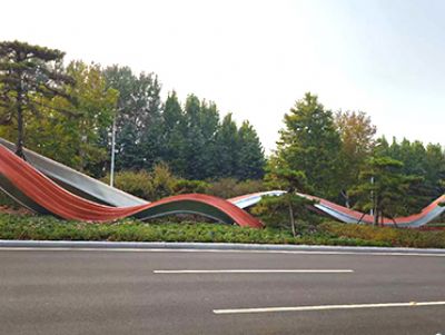 点击查看详细信息<br>标题：不锈钢喷色雕塑 阅读次数：20